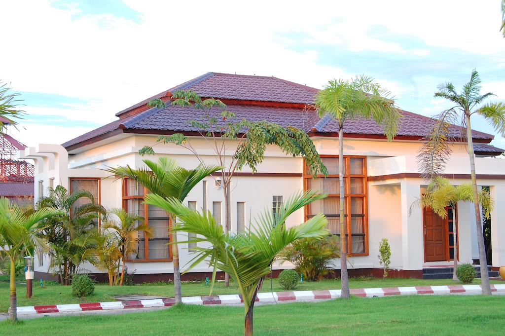 The Golden Lake Hotel Naypyidaw Bagian luar foto
