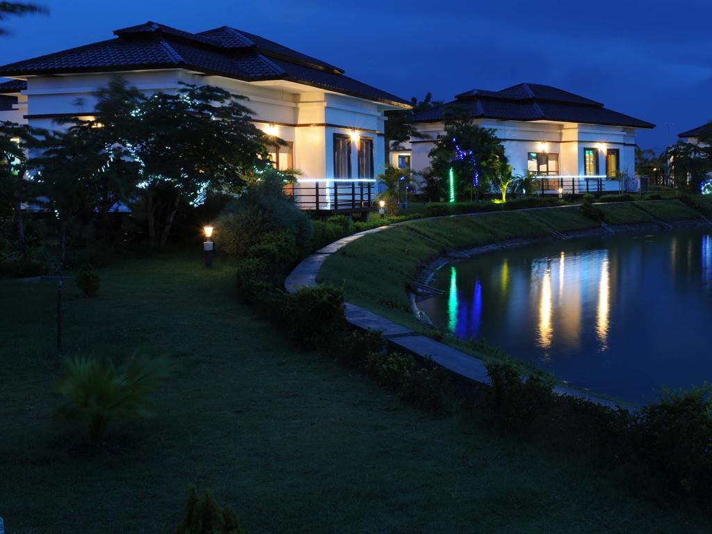 The Golden Lake Hotel Naypyidaw Bagian luar foto