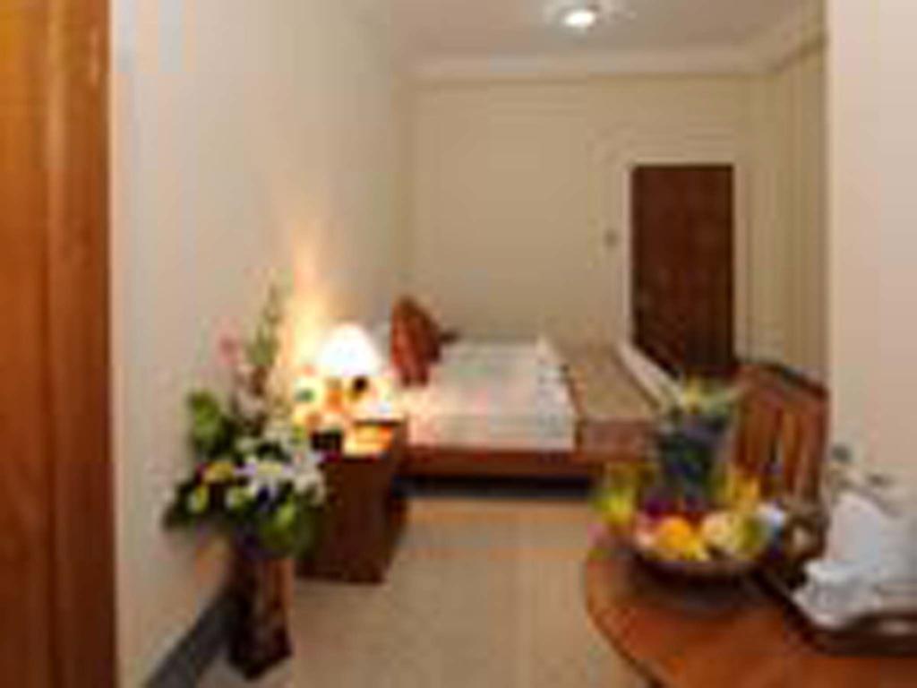 The Golden Lake Hotel Naypyidaw Bagian luar foto