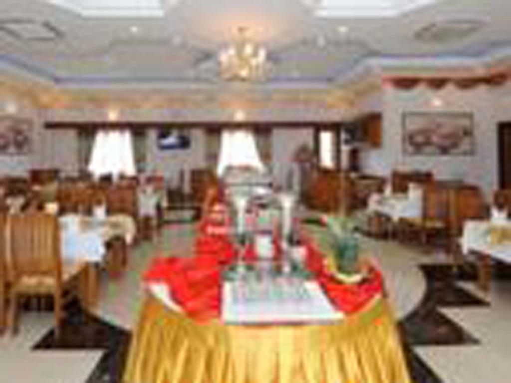 The Golden Lake Hotel Naypyidaw Bagian luar foto