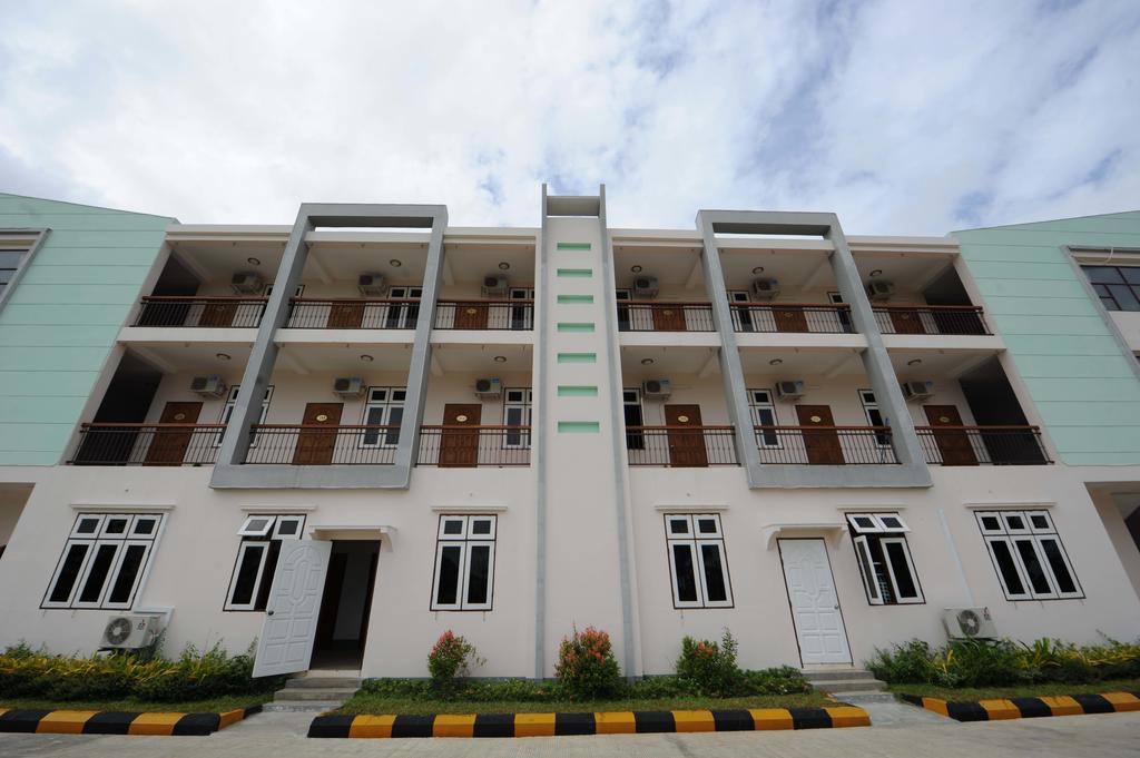 The Golden Lake Hotel Naypyidaw Bagian luar foto